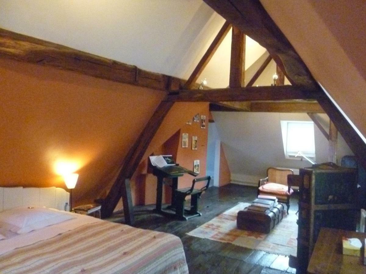 Chambre D'Hotes Les Augustins - Parking Securise - Borne De Recharge Huy Exterior photo